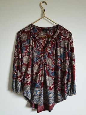 Lucky Brand Burgundy Floral Henley Blouse with Blue Accents Size M